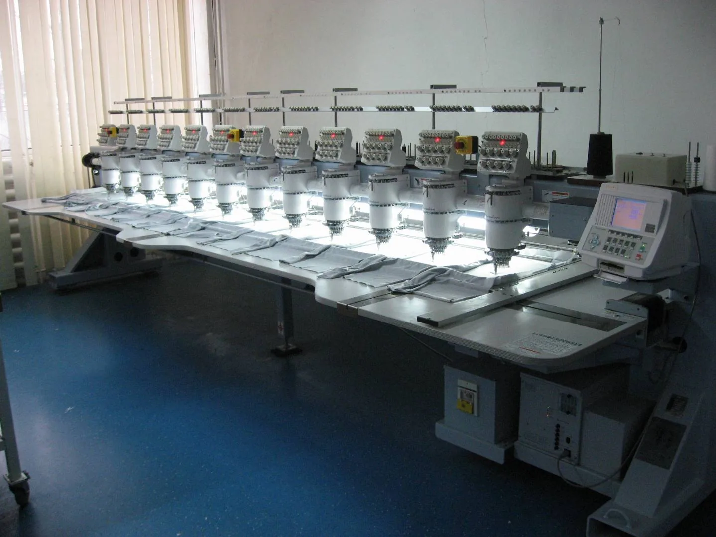 Linie masini de broderie
